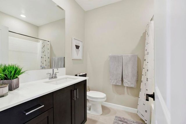 1231 Sunrise View 105, San Marcos, CA 92078