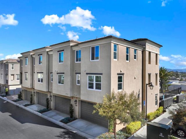 1231 Sunrise View 105, San Marcos, CA 92078
