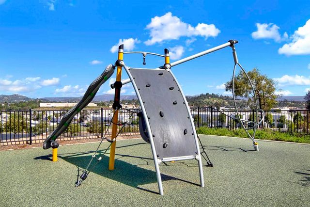1231 Sunrise View 105, San Marcos, CA 92078