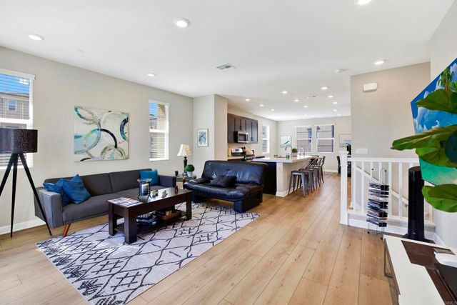 1231 Sunrise View 105, San Marcos, CA 92078
