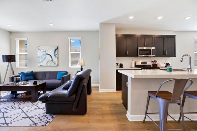 1231 Sunrise View 105, San Marcos, CA 92078