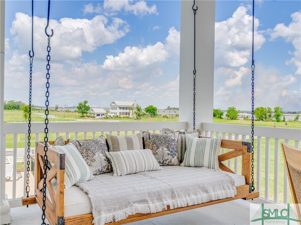 Image 10 of property listing at 405 Reserve Way, Savannah, GA 31401