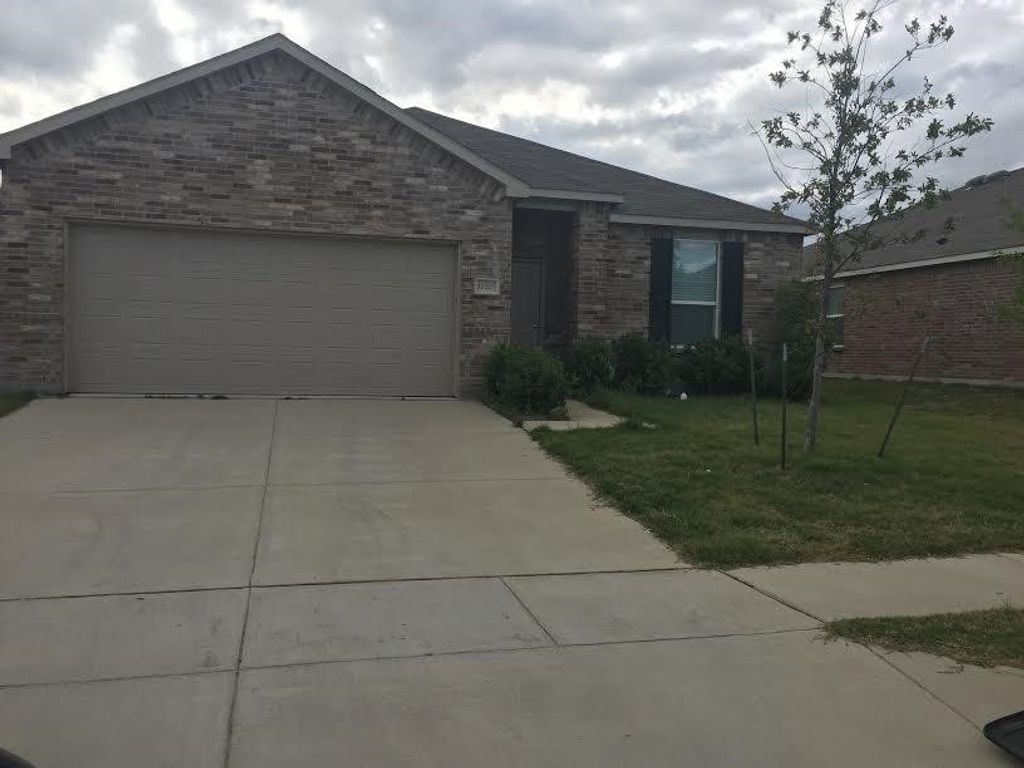 10205 Pyrite Drive, Fort Worth, TX 76131