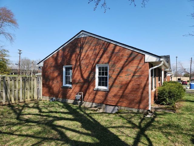 2351 Tulsa Road, Lexington, KY 40503