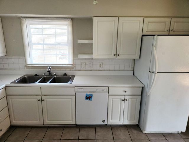 2351 Tulsa Road, Lexington, KY 40503