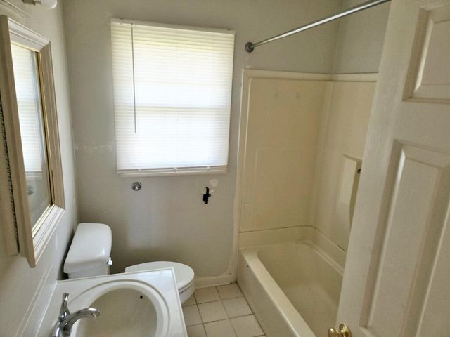 2351 Tulsa Road, Lexington, KY 40503