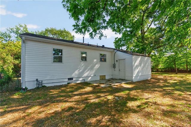 4832 82nd ST, Hampton, VA 23605