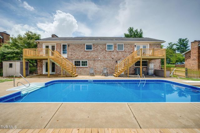 2125 Bonaire Road, Kingsport, TN 37660