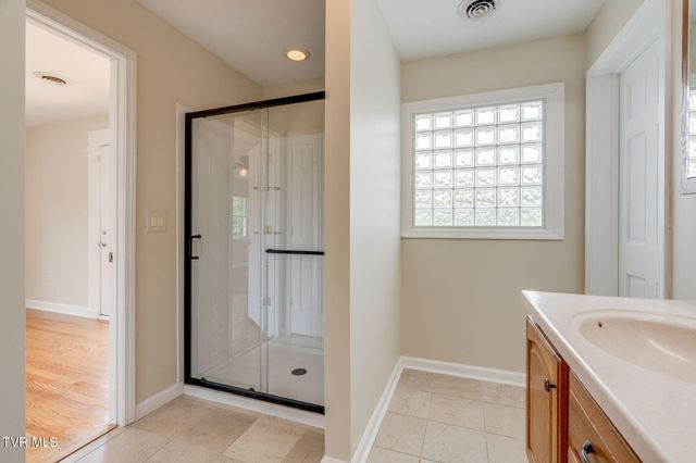 2125 Bonaire Road, Kingsport, TN 37660