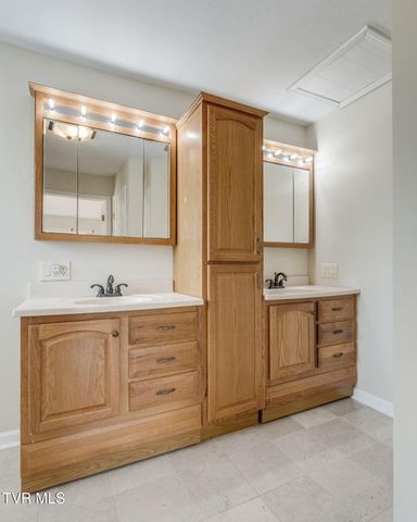 2125 Bonaire Road, Kingsport, TN 37660