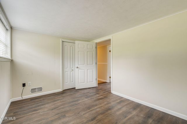 2125 Bonaire Road, Kingsport, TN 37660