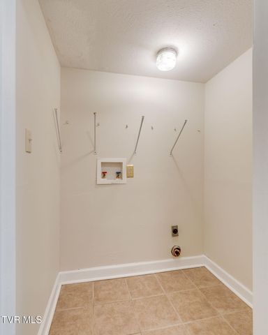 2125 Bonaire Road, Kingsport, TN 37660