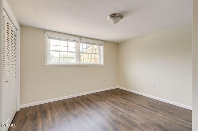 2125 Bonaire Road, Kingsport, TN 37660
