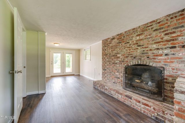 2125 Bonaire Road, Kingsport, TN 37660