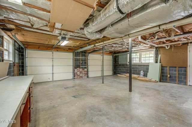 2125 Bonaire Road, Kingsport, TN 37660