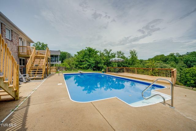 2125 Bonaire Road, Kingsport, TN 37660
