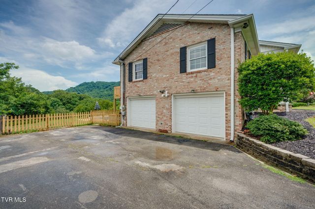 2125 Bonaire Road, Kingsport, TN 37660