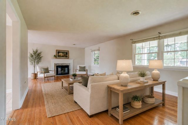 2125 Bonaire Road, Kingsport, TN 37660