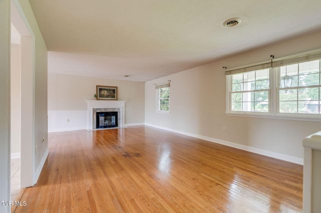 2125 Bonaire Road, Kingsport, TN 37660