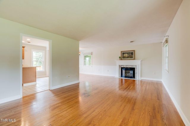 2125 Bonaire Road, Kingsport, TN 37660