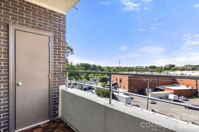 1300 Reece Road 412, Charlotte, NC 28209