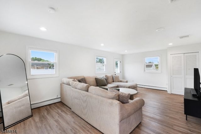 20 Harry Rd, Bridgewater Twp., NJ 08807