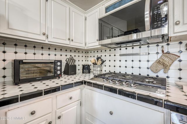 1775 Ray Luchini Drive, Las Cruces, NM 88005