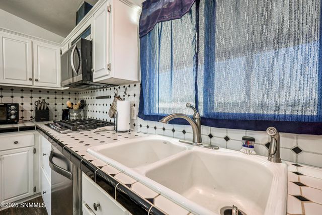 1775 Ray Luchini Drive, Las Cruces, NM 88005