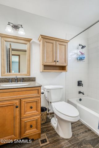 1775 Ray Luchini Drive, Las Cruces, NM 88005