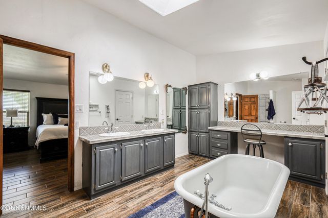 1775 Ray Luchini Drive, Las Cruces, NM 88005