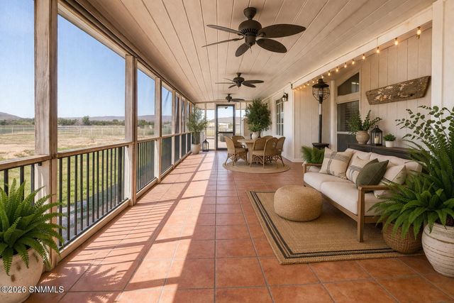 1775 Ray Luchini Drive, Las Cruces, NM 88005