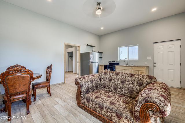 1775 Ray Luchini Drive, Las Cruces, NM 88005