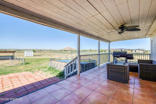1775 Ray Luchini Drive, Las Cruces, NM 88005