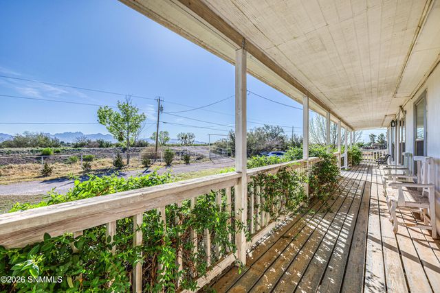 1775 Ray Luchini Drive, Las Cruces, NM 88005