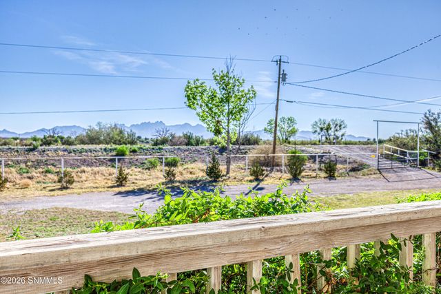 1775 Ray Luchini Drive, Las Cruces, NM 88005