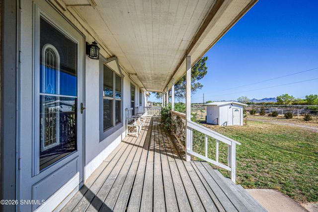 1775 Ray Luchini Drive, Las Cruces, NM 88005