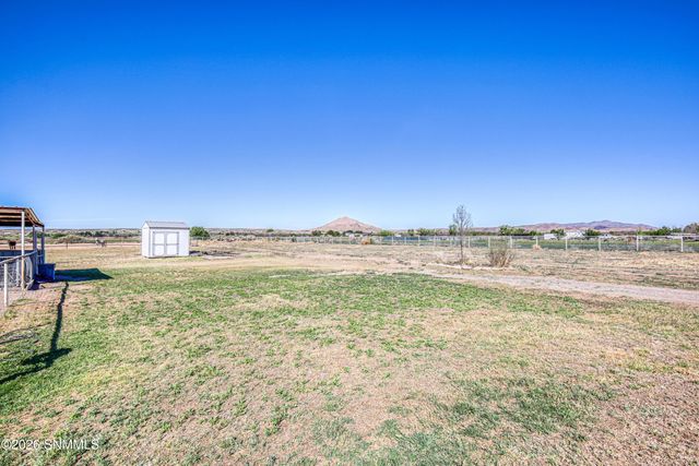 1775 Ray Luchini Drive, Las Cruces, NM 88005