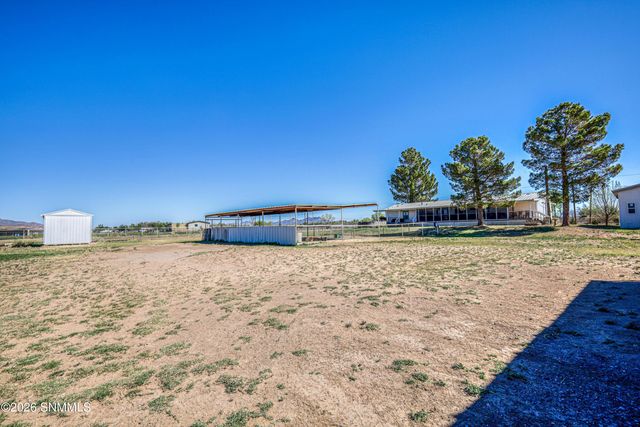 1775 Ray Luchini Drive, Las Cruces, NM 88005