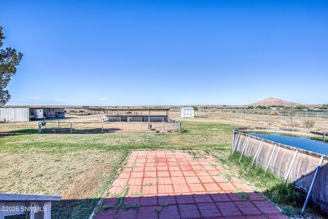 1775 Ray Luchini Drive, Las Cruces, NM 88005