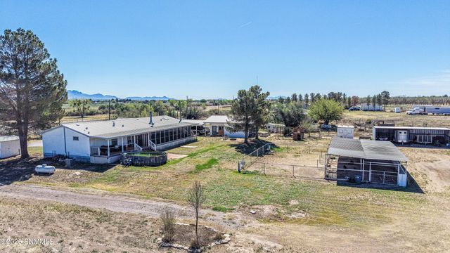 1775 Ray Luchini Drive, Las Cruces, NM 88005