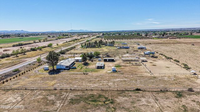 1775 Ray Luchini Drive, Las Cruces, NM 88005