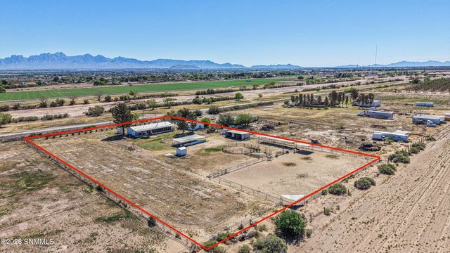 1775 Ray Luchini Drive, Las Cruces, NM 88005