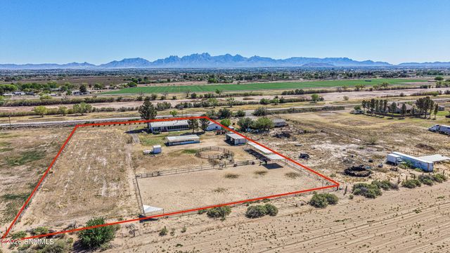 1775 Ray Luchini Drive, Las Cruces, NM 88005