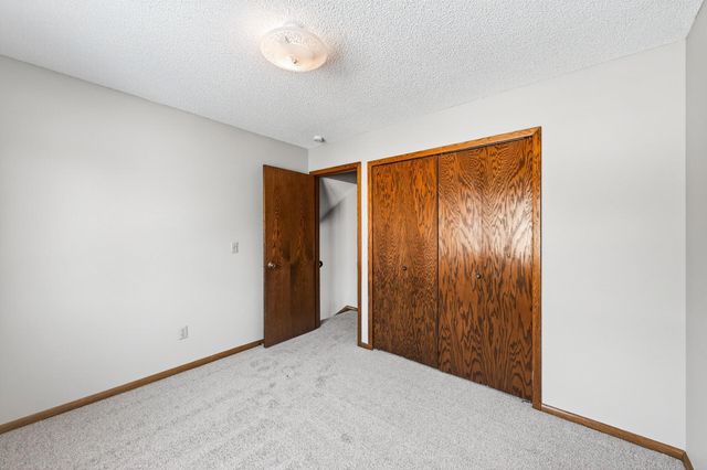 8562 S Maplebrook Circle, Brooklyn Park, MN 55445