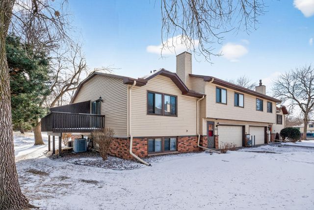 8562 S Maplebrook Circle, Brooklyn Park, MN 55445