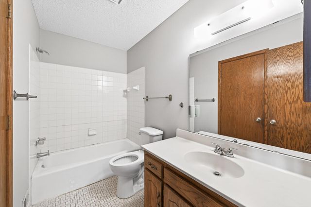 8562 S Maplebrook Circle, Brooklyn Park, MN 55445