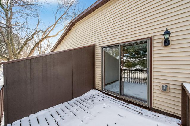 8562 S Maplebrook Circle, Brooklyn Park, MN 55445