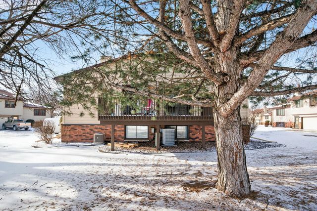 8562 S Maplebrook Circle, Brooklyn Park, MN 55445