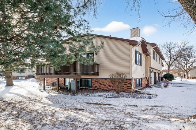 8562 S Maplebrook Circle, Brooklyn Park, MN 55445