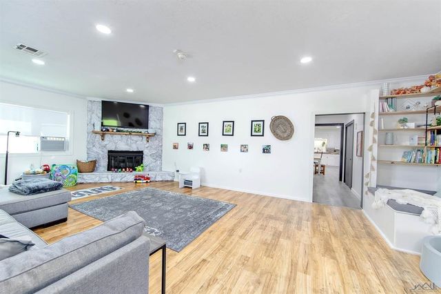 5256 Bayouside Dr, Chauvin, LA 70344